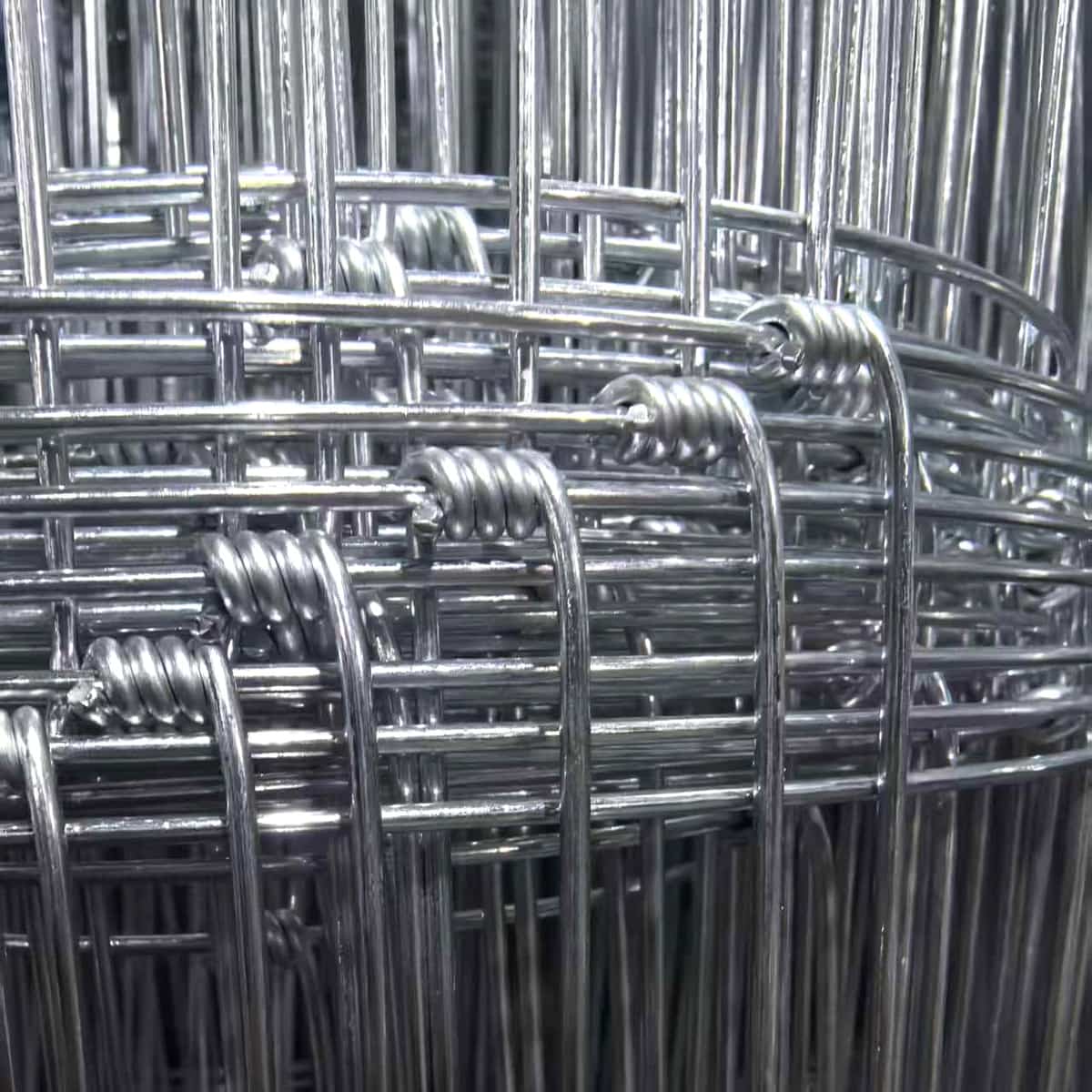 Hinge Joint — flexible, springy knot absorbs stock pressure