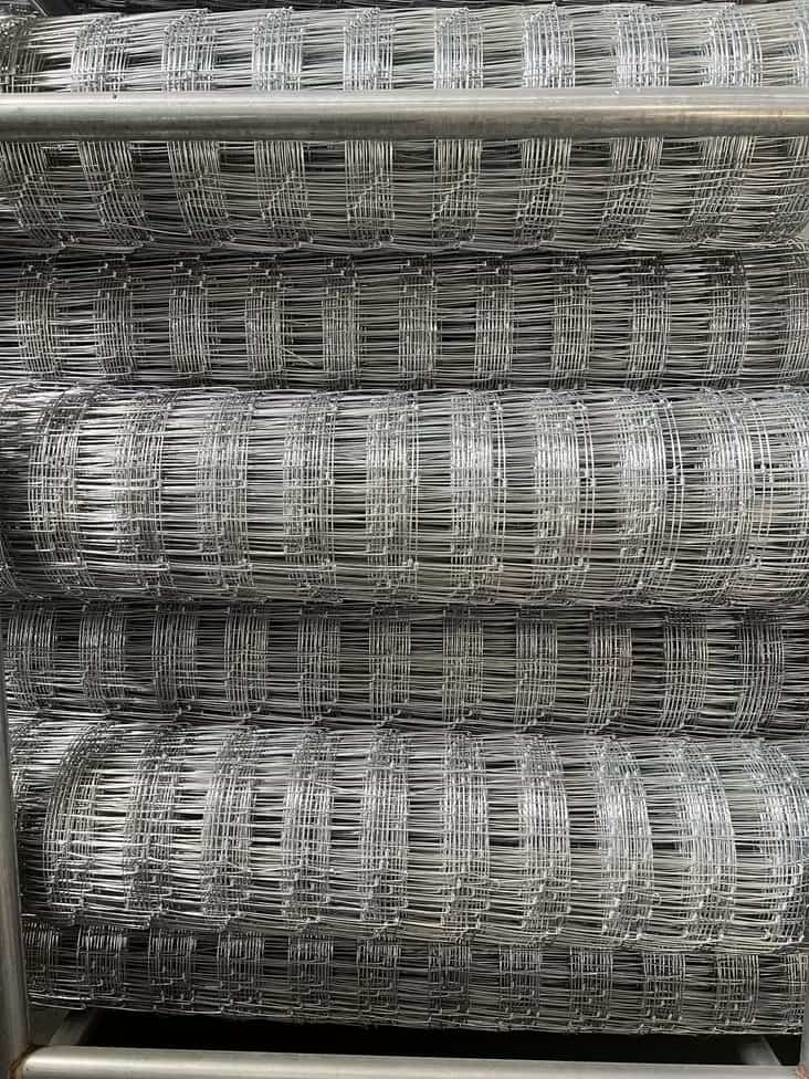 Hinge joint field fence knot detail
